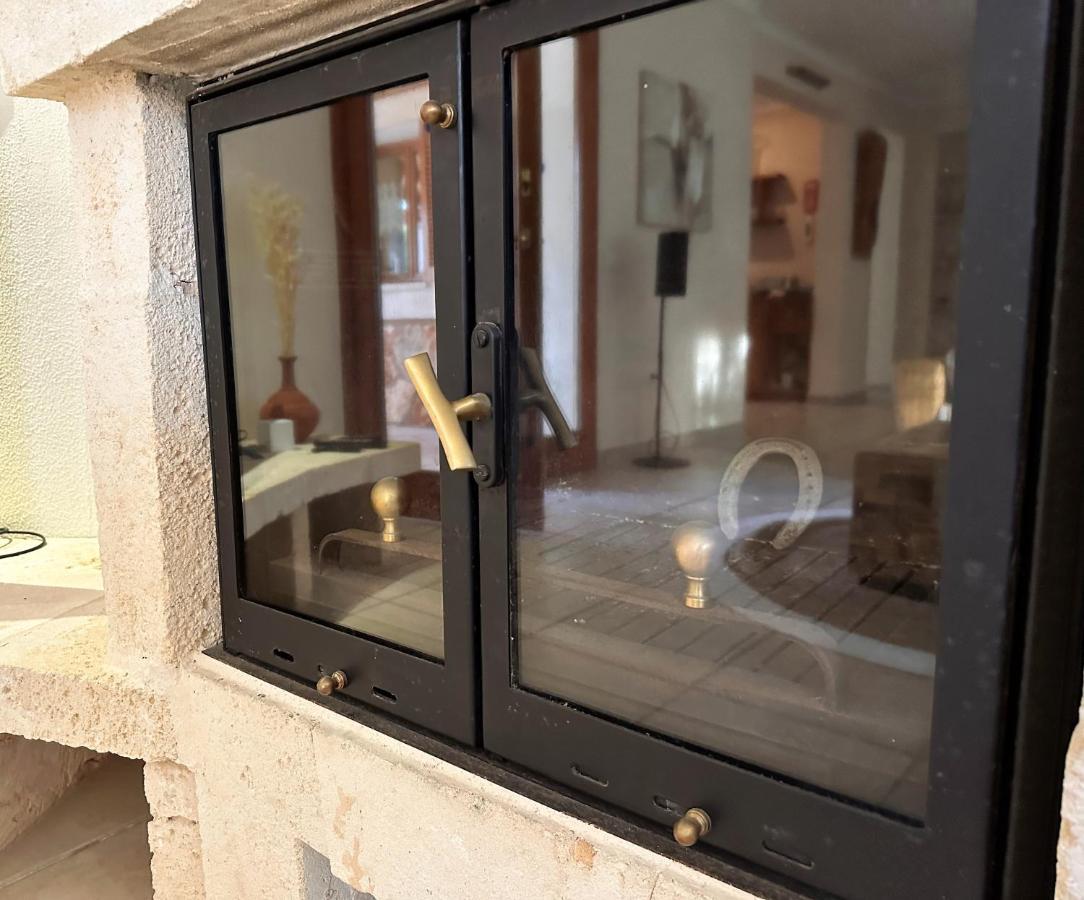 Villa Sanchez In Strandnahe Mit Pool, Jacuzzi, Klima, Wifi, Gas Bbq 산타니 외부 사진